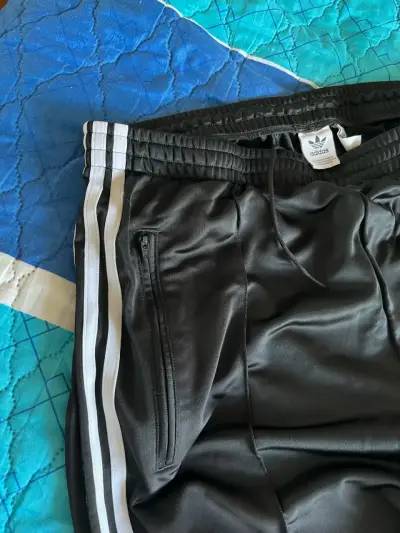 Pantalones deportivos Adidas negros con franjas - miniatura 3