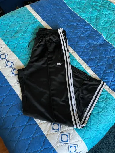 Pantalones deportivos Adidas negros con franjas - miniatura 6