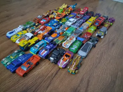 Colección de autos hot wheels - miniatura 1