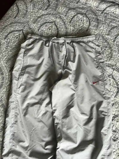 Pantalones deportivos Nike grises para hombre - miniatura 5