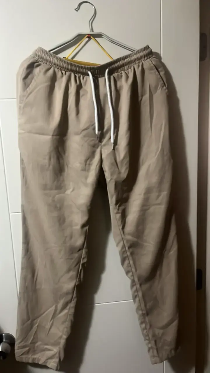 Pantalones hombre beige casuales Manfinity XL - 1