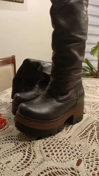 Botas de cuero negras con plataforma - miniatura 1