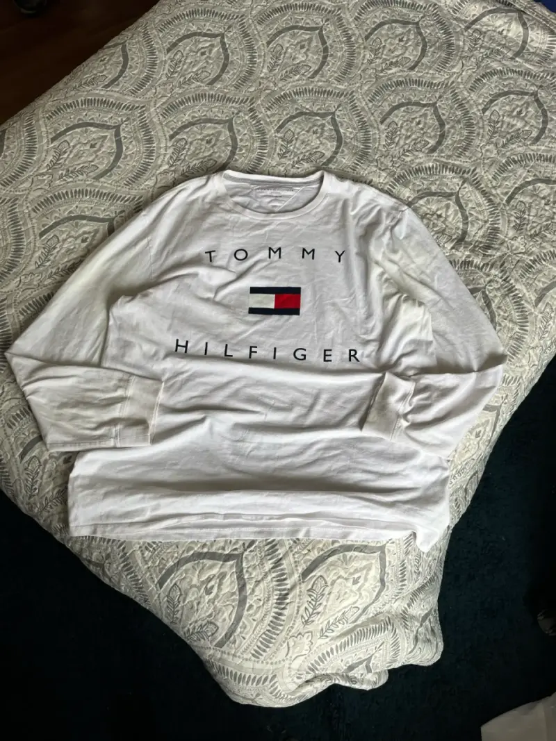 Polera Tommy Hilfiger blanca de manga larga - 1