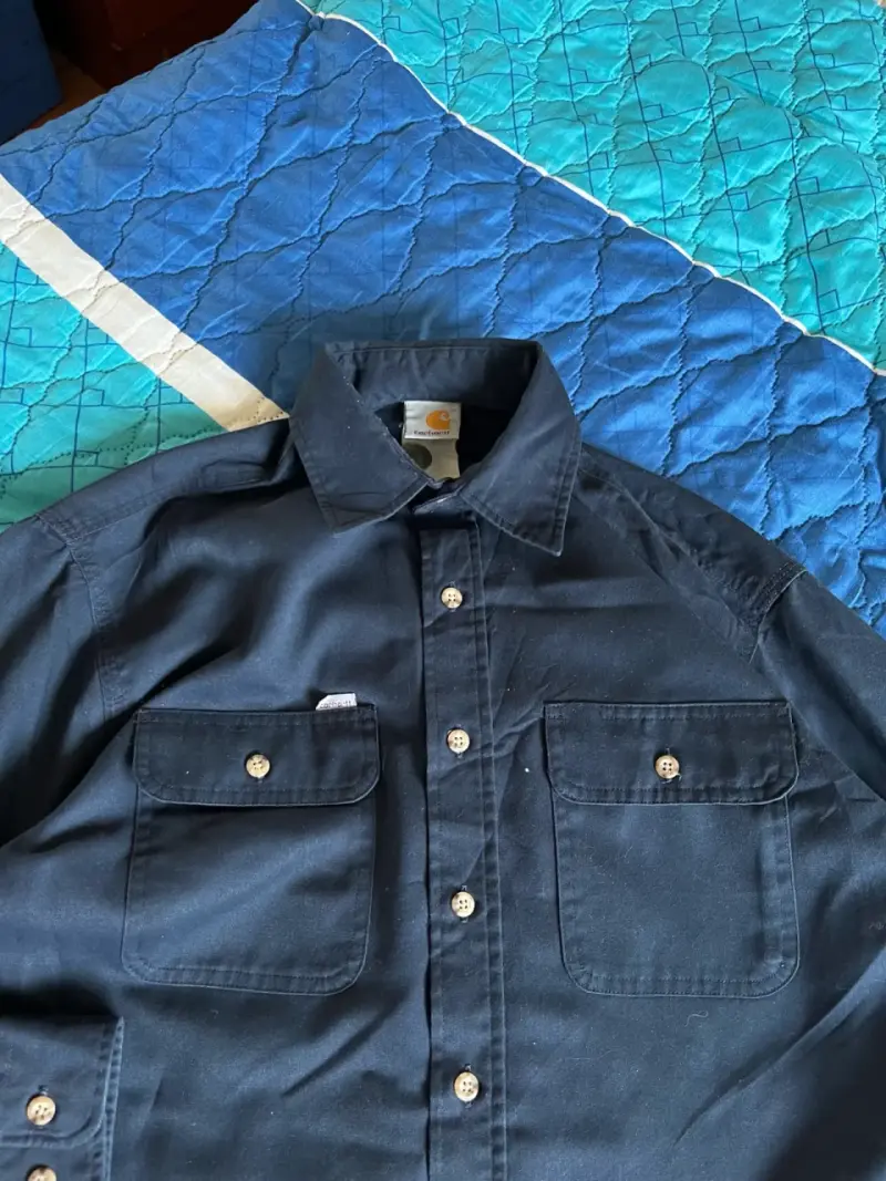 Camisa de hombre Carhart azul marino con bolsillos - 2