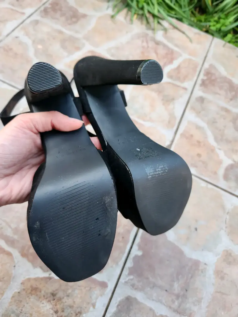 Sandalias de tacón alto negras elegantes - 4