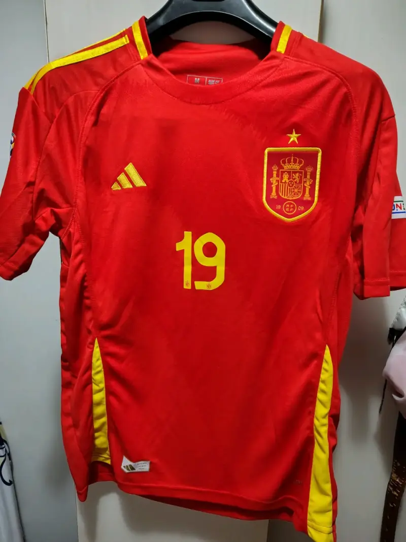Camiseta Roja Selección España Número 19 - 1