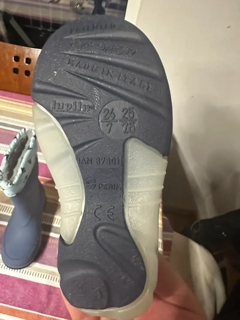Botas de lluvia para niños con luces LED - 2