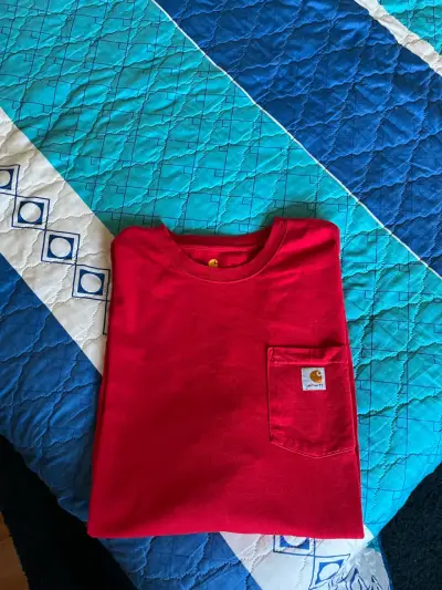 Polera manga larga roja Carhartt con bolsillo - miniatura 5