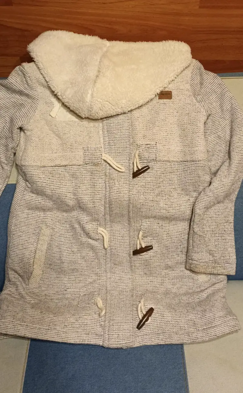 Abrigo de niña