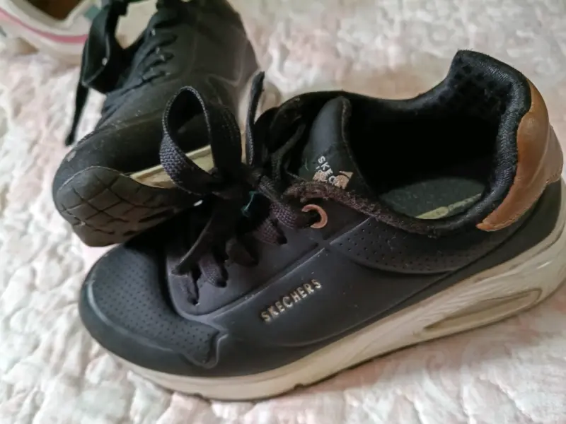 Zapatillas deportivas negras Skechers para niña - 3