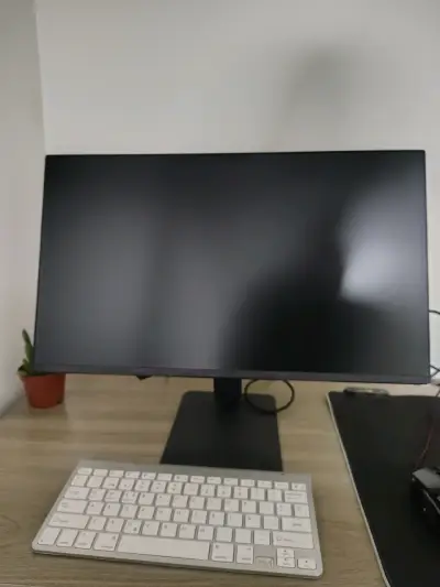 Monitor LG Ultragear G4 144hz - miniatura 1