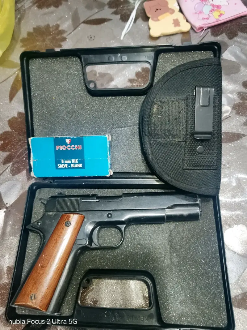Pistola de fogueo 8mm con estuche y cargador - 1