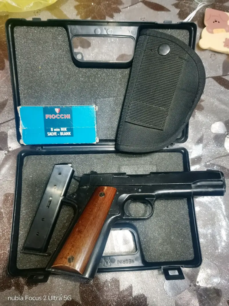 Pistola de fogueo 8mm con estuche y cargador - 3