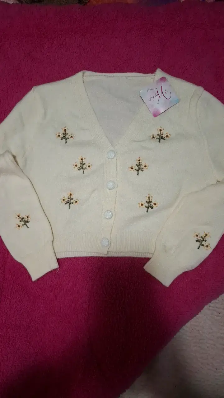 Cardigan blanco con bordado floral - 1
