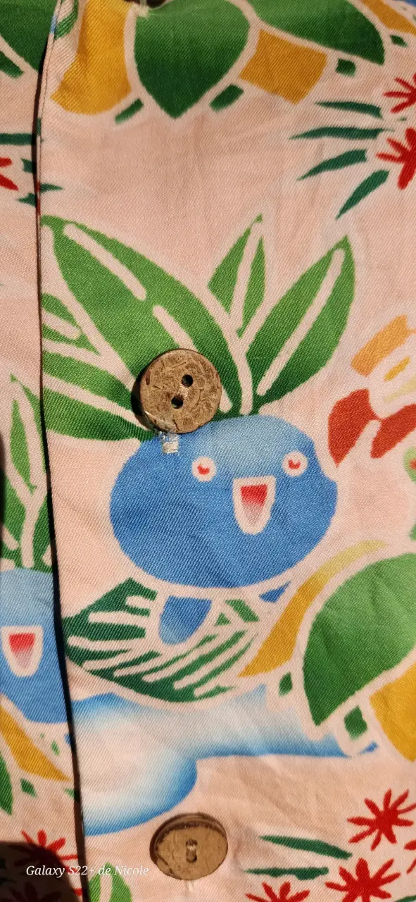 Camisa Aloha Pokémon Concierge · Talla L - 6