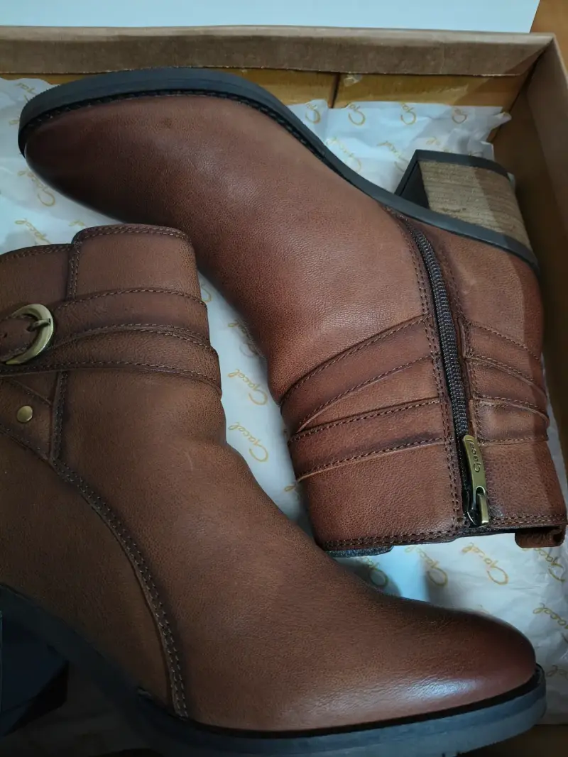 Botines de cuero marrón con tacón medio - 2