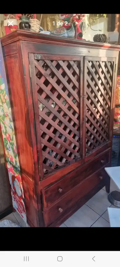 Vitrina de Madera con Puertas de Rejilla - miniatura 2