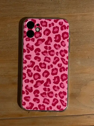 iPhone 11 negro en buen estado con funda - miniatura 4