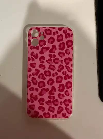 iPhone 11 negro en buen estado con funda - miniatura 5
