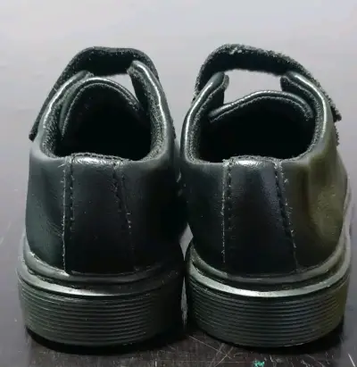 Zapatos escolares negros Dr. Martens Kamron T - miniatura 1