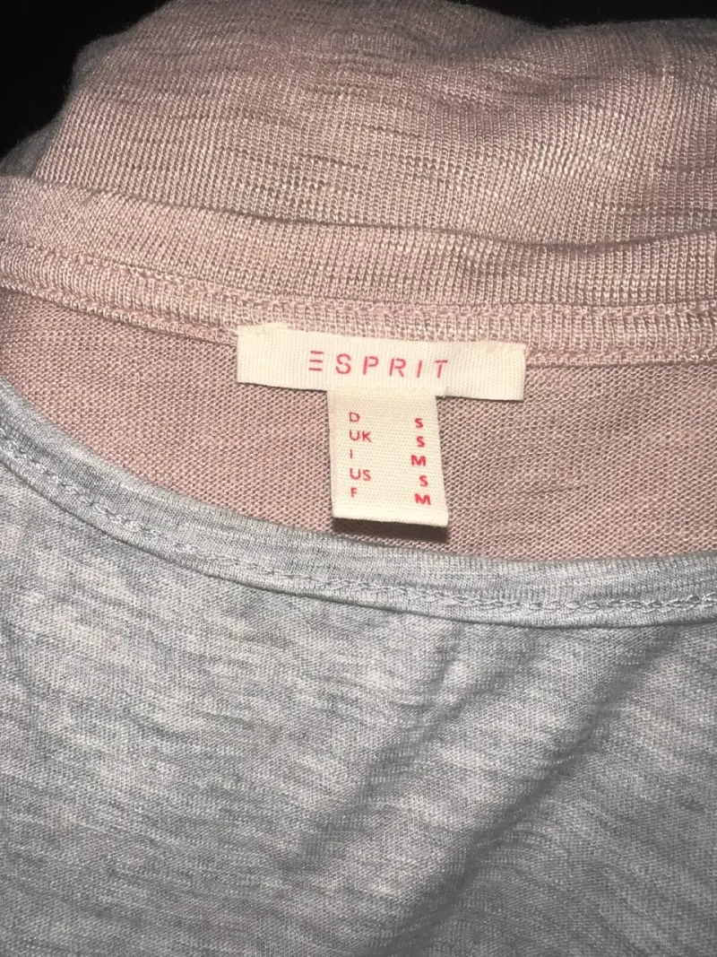 Sweater Esprit delgado con polera gris debajo - 4