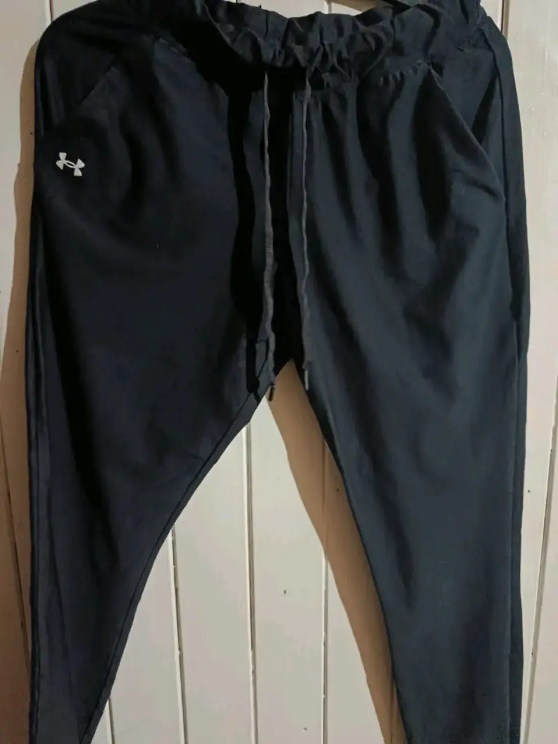 Pantalones deportivos negros Under Armour