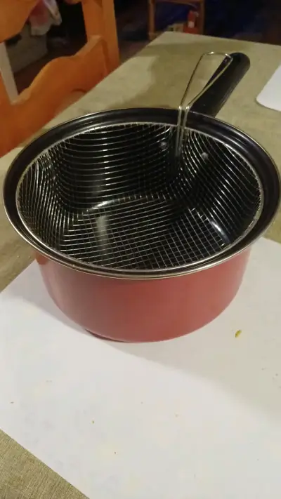 Olla con canasta para freír antiadherente - miniatura 1