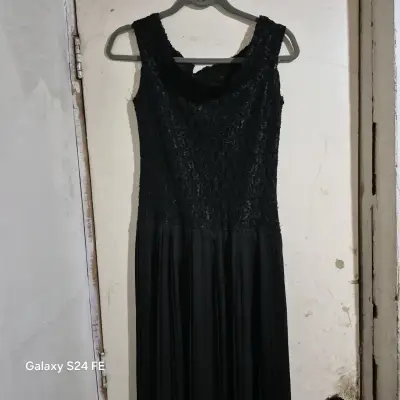 Vestido largo negro de encaje Romy - miniatura 1
