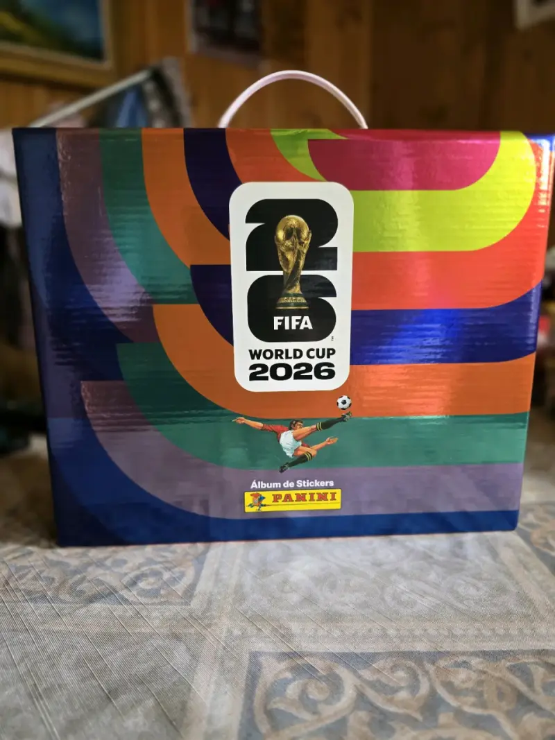 Álbum Panini Mundial FIFA 2026 Tapa dura + Maleta - 2