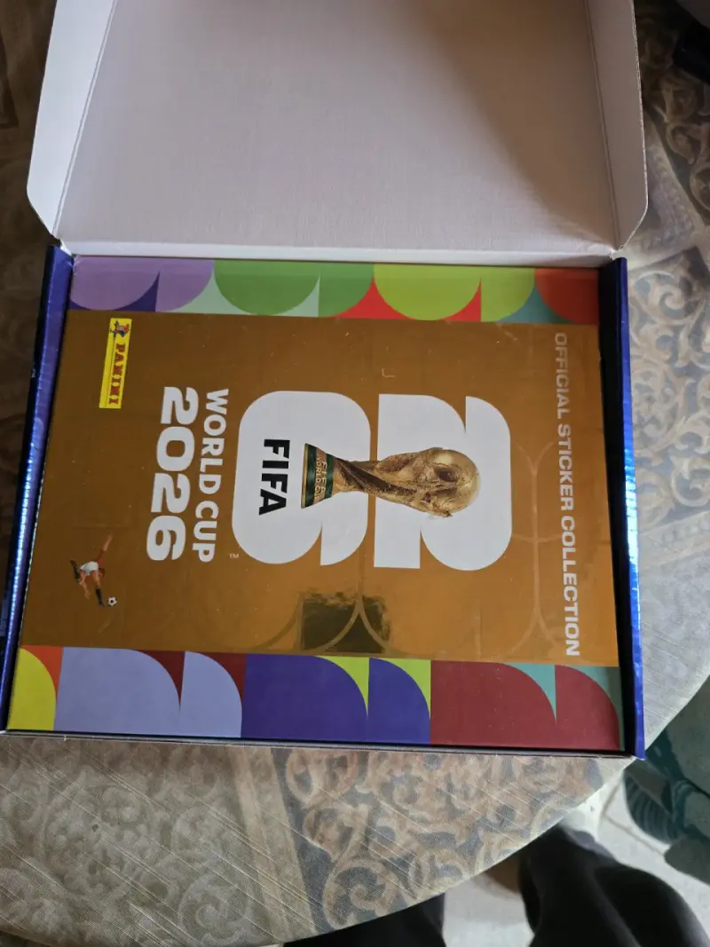 Álbum Panini Mundial FIFA 2026 Tapa dura + Maleta - 3