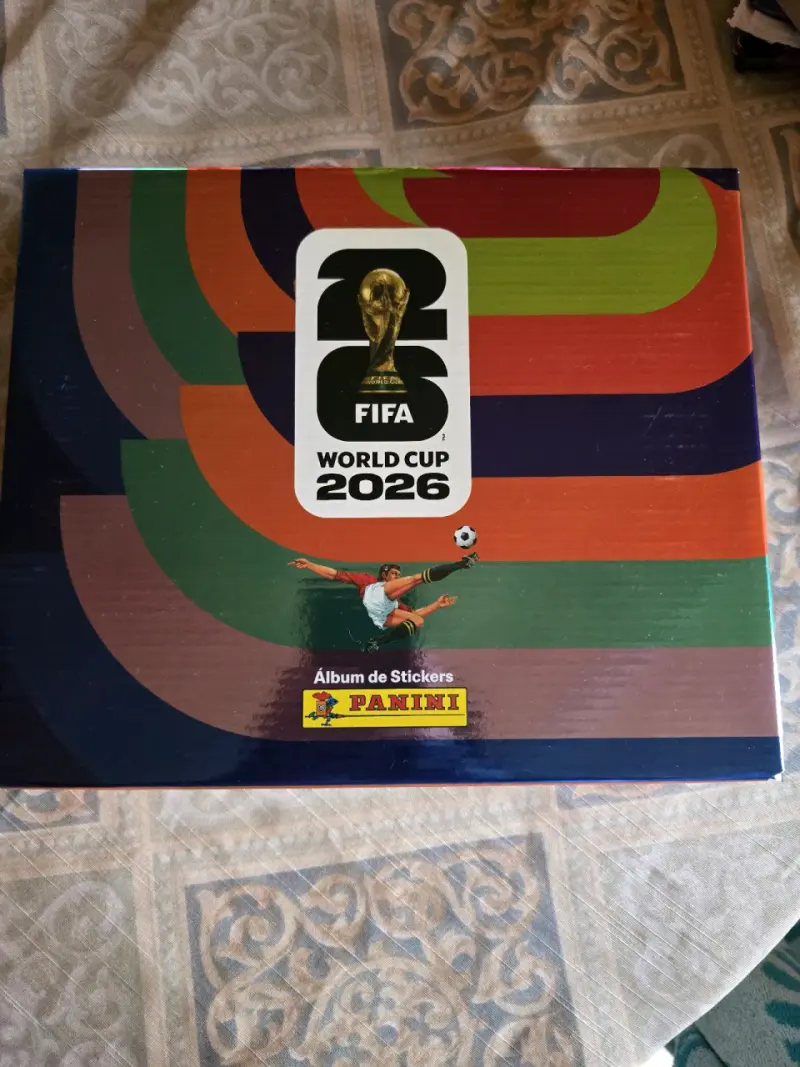 Álbum Panini Mundial FIFA 2026 Tapa dura + Maleta - 4