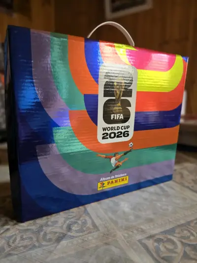 Álbum Panini Mundial FIFA 2026 Tapa dura + Maleta - miniatura 5