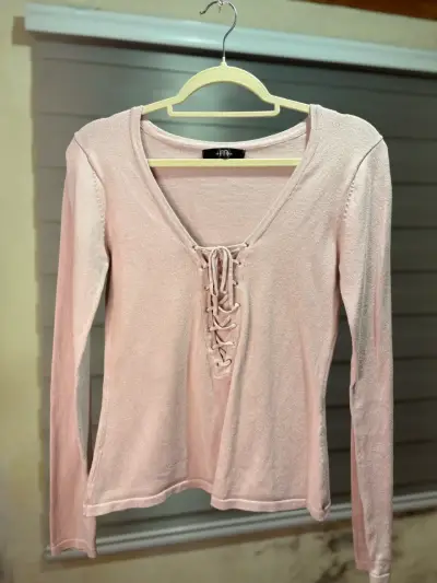 Polera manga larga rosa con escote cruzado - miniatura 1