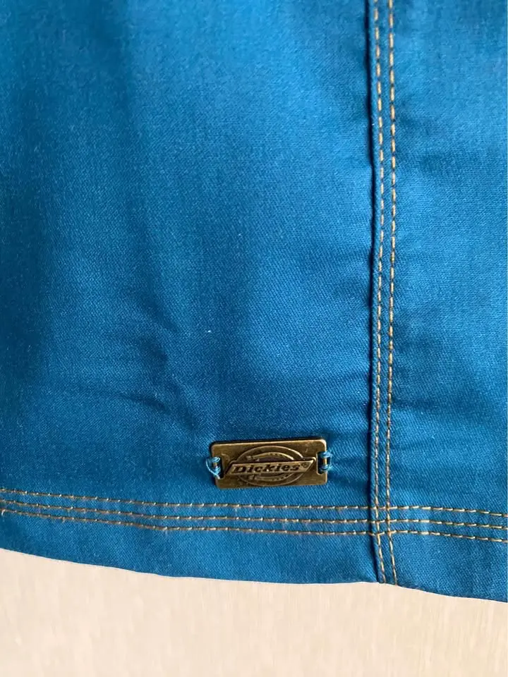Polera médica azul Dickies con bolsillos talla S - 3