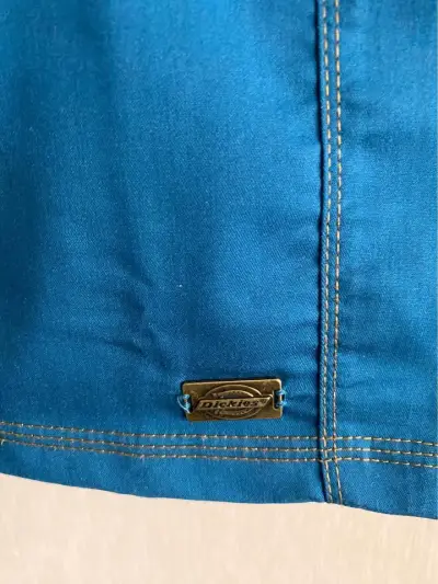 Polera médica azul Dickies con bolsillos talla S - miniatura 3
