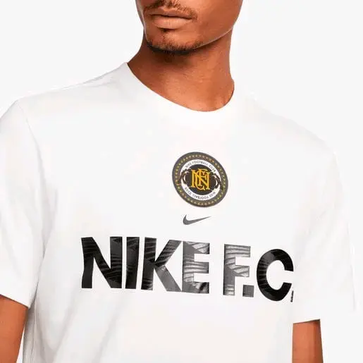 Polera Nike Capsule Tee Summit White - 3
