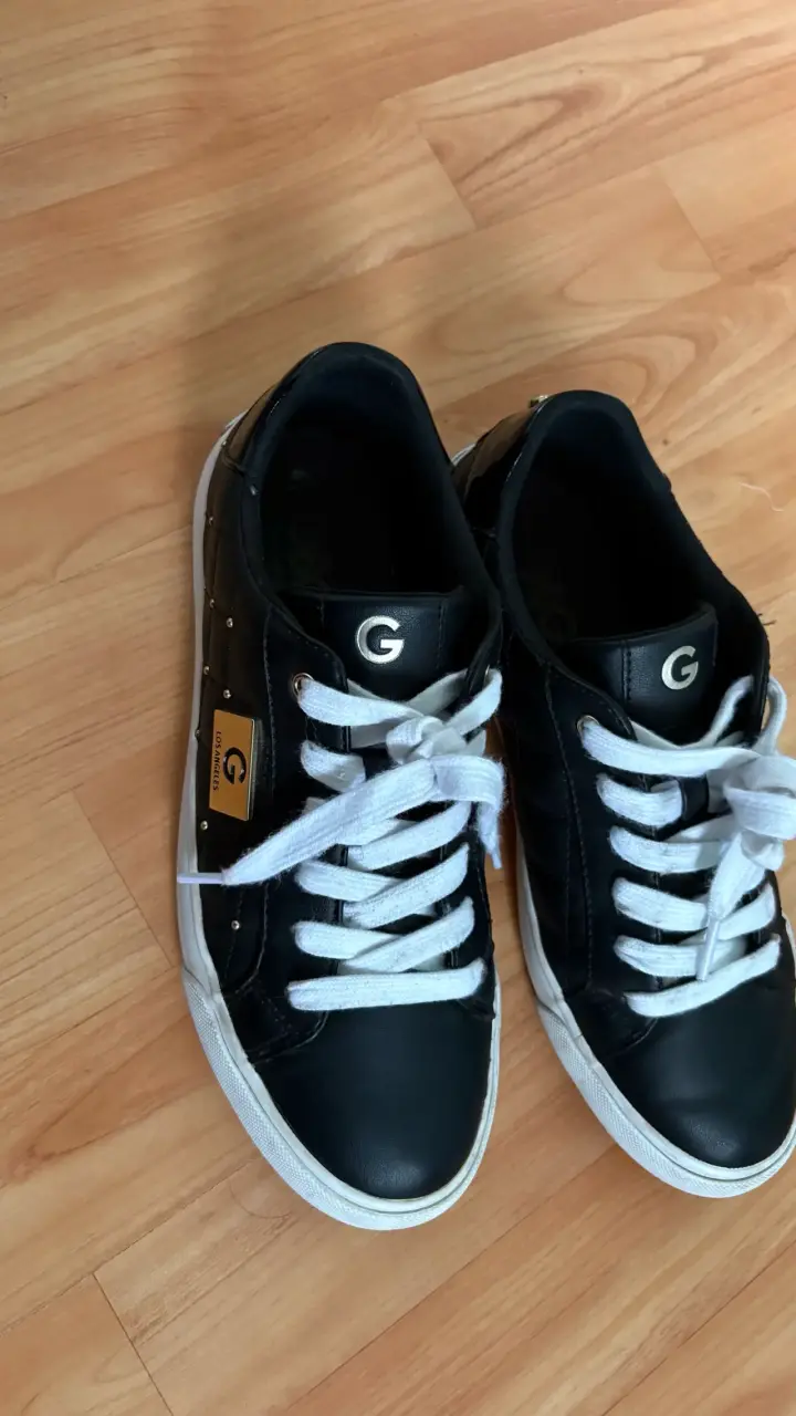 Zapatillas negras Guess - 1