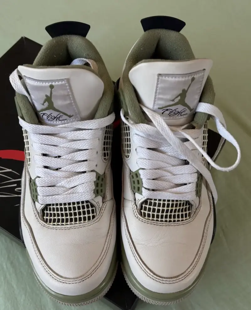 Zapatillas Air Jordan 4 blancas y verdes - 4