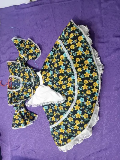Vestido folclórico de cueca floral para niña - miniatura 1