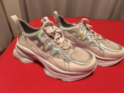 Zapatillas deportivas holográficas para mujer - miniatura 2