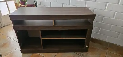 Rack madera oscuro con estantes - miniatura 2