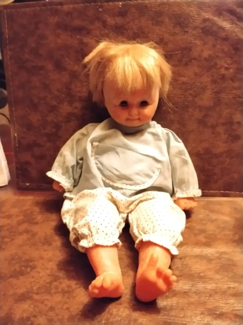 Muñeca vintage de colección con ropa original - 1