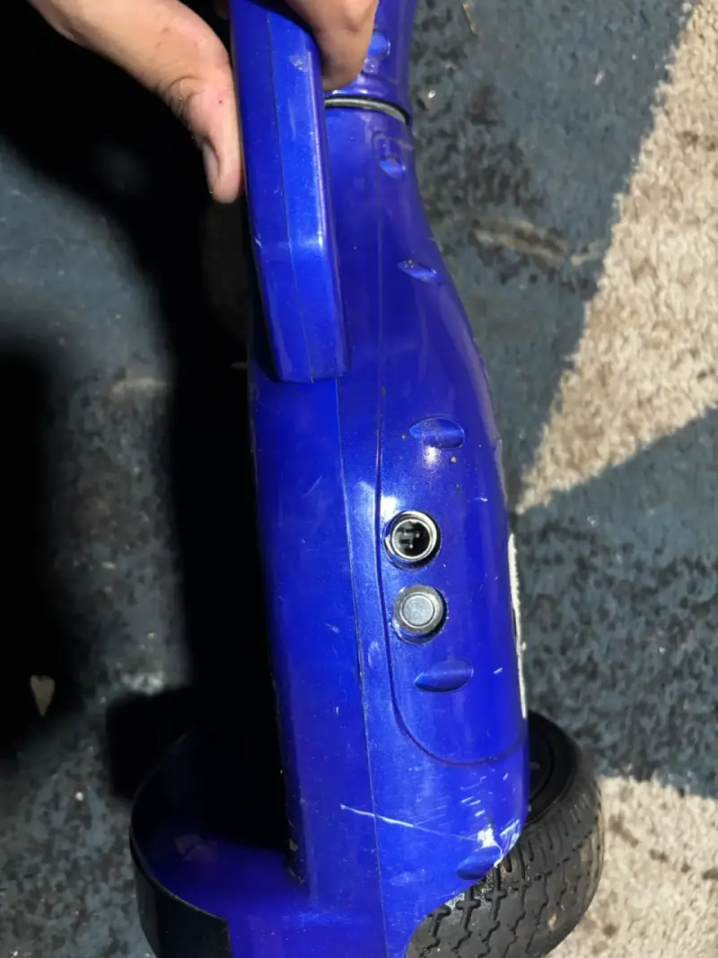 Permuto Hoverboard eléctrico azul con ruedas LED - 2