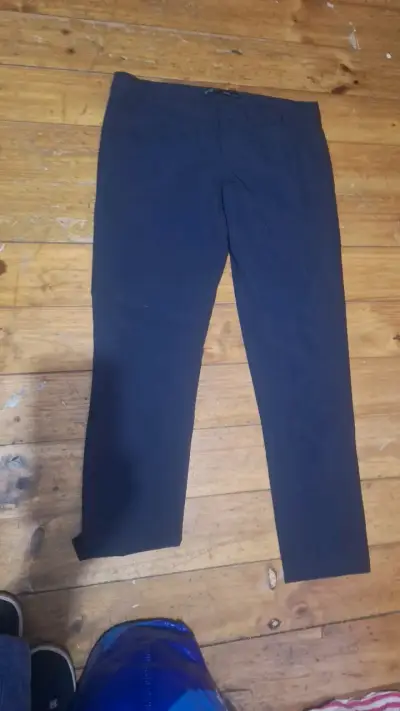 Pantalones de vestir azul marino para hombre - miniatura 1