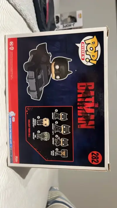 Figura Funko Pop Batman en Batimóvil - miniatura 3