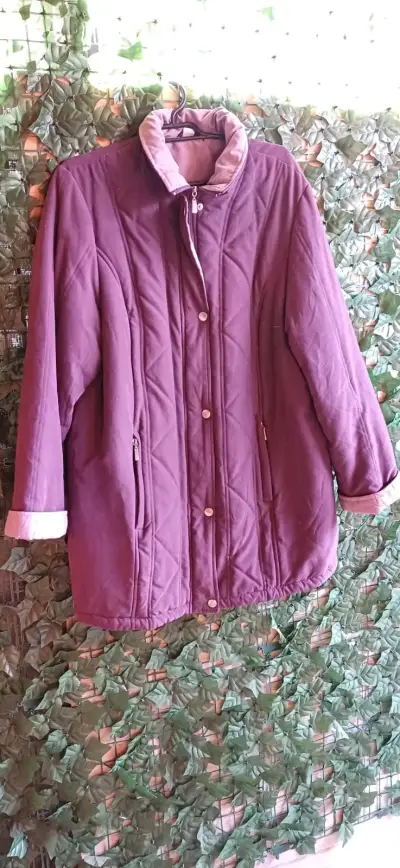 Abrigo acolchado morado para mujer - miniatura 1