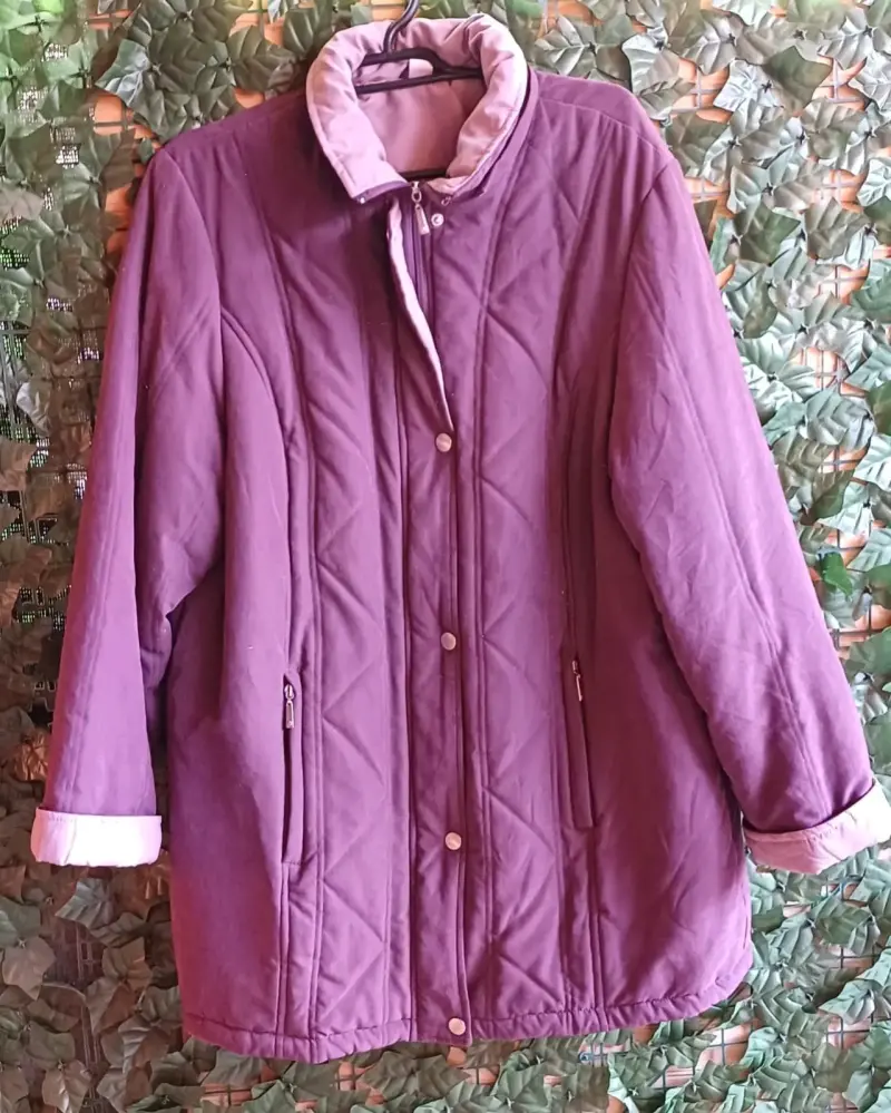 Abrigo acolchado morado para mujer - 2