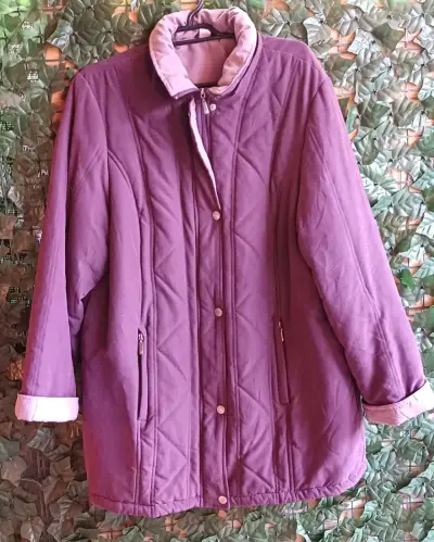 Abrigo acolchado morado para mujer - miniatura 2