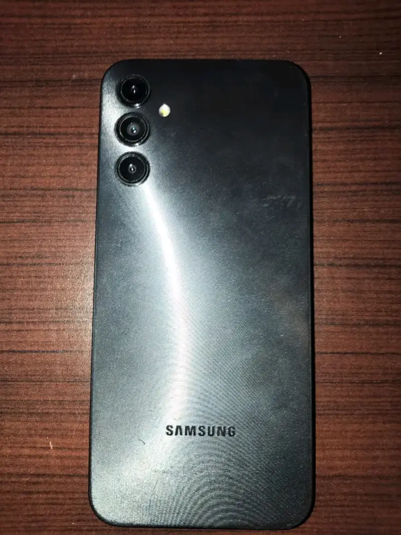 Samsung Galaxy A14 5G en buen estado - 4
