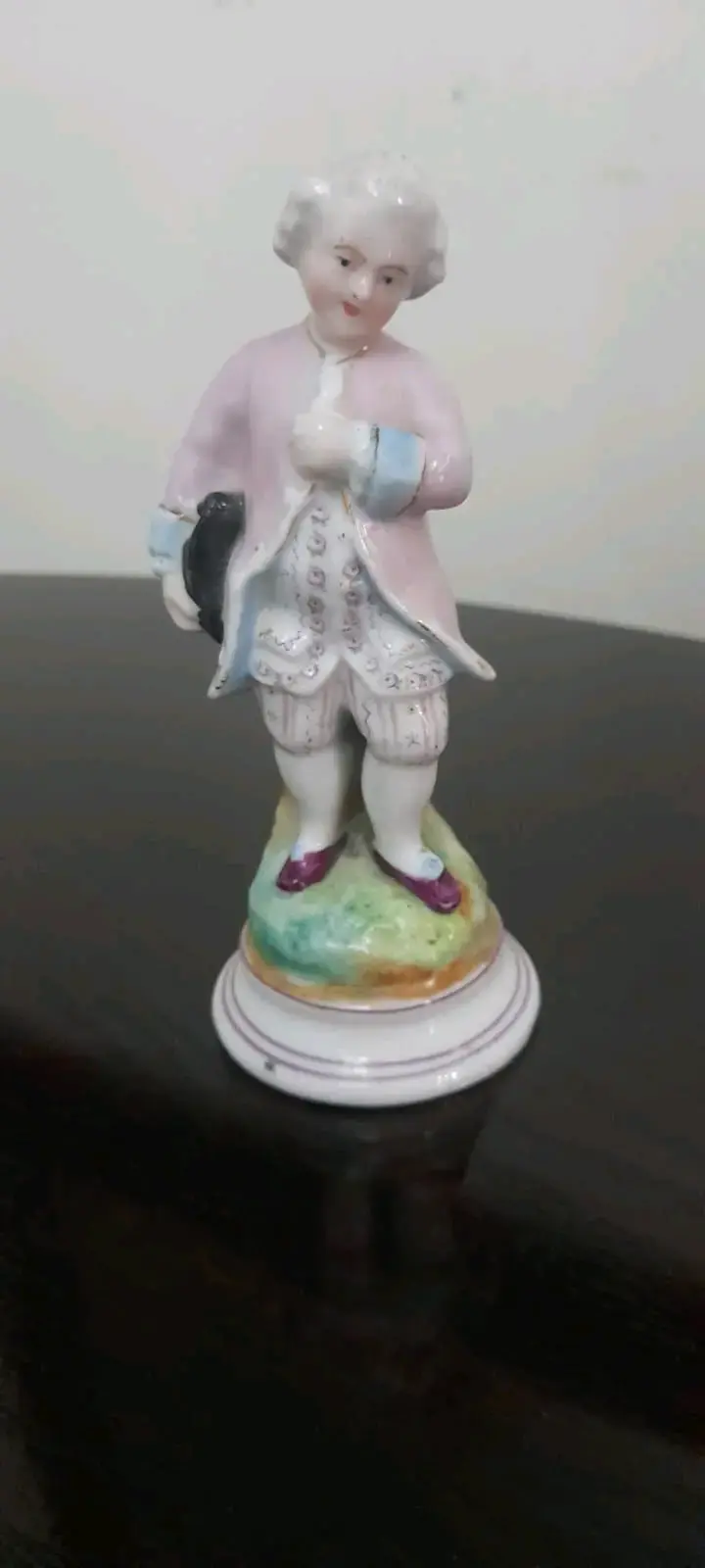 Figura de porcelana antigua decorativa - 2